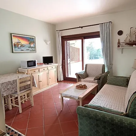 Localita Cala Del Faro. Affitto Bilocale Con Portico E Giardino. Апартаменты *