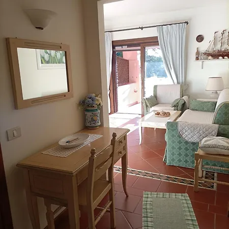 شقة Localita Cala Del Faro. Affitto Bilocale Con Portico E Giardino. بورتو كيرفو