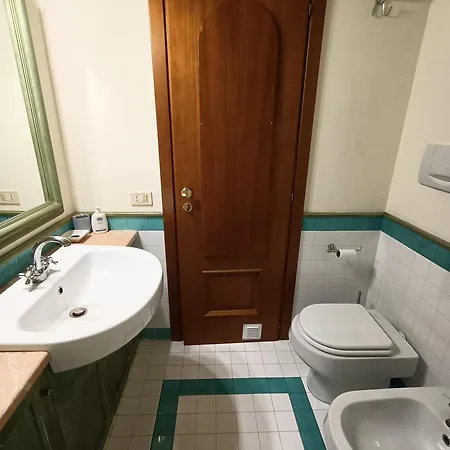 Localita Cala Del Faro. Affitto Bilocale Con Portico E Giardino. Порто-Черво