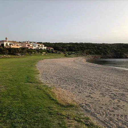 Localita Cala Del Faro. Affitto Bilocale Con Portico E Giardino. Apartment