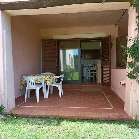 Localita Cala Del Faro. Affitto Bilocale Con Portico E Giardino. Apartment Porto Cervo
