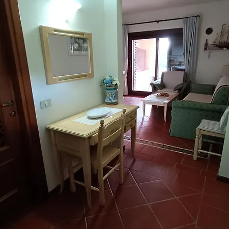 Localita Cala Del Faro. Affitto Bilocale Con Portico E Giardino. Apartment