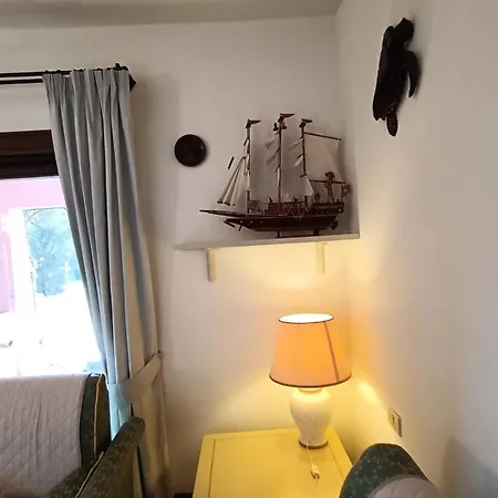 Localita Cala Del Faro. Affitto Bilocale Con Portico E Giardino. 아파트