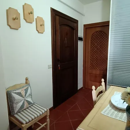 Localita Cala Del Faro. Affitto Bilocale Con Portico E Giardino. *