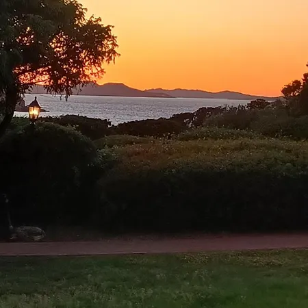 Localita Cala Del Faro. Affitto Bilocale Con Portico E Giardino. * Porto Cervo