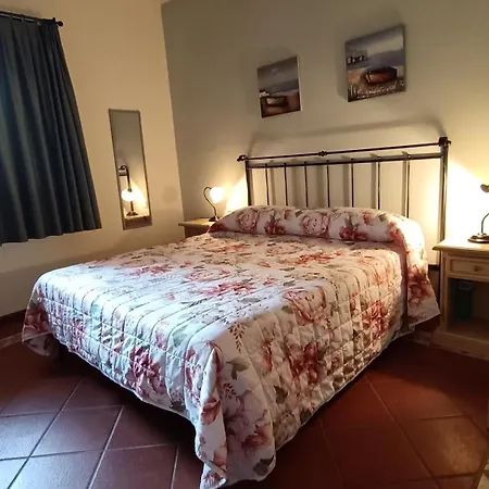 Apartment Localita Cala Del Faro. Affitto Bilocale Con Portico E Giardino.