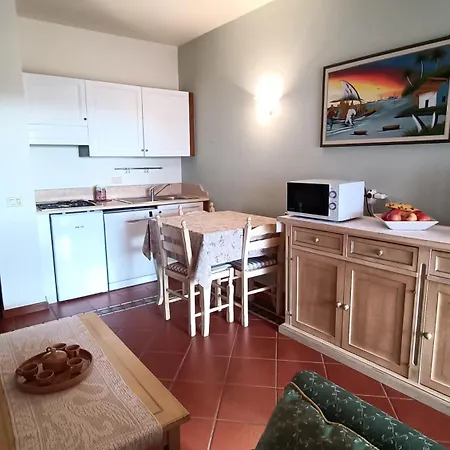 Localita Cala Del Faro. Affitto Bilocale Con Portico E Giardino. Apartment Porto Cervo