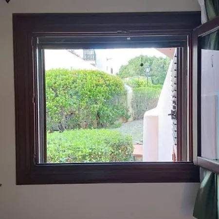 Apartment Localita Cala Del Faro. Affitto Bilocale Con Portico E Giardino.